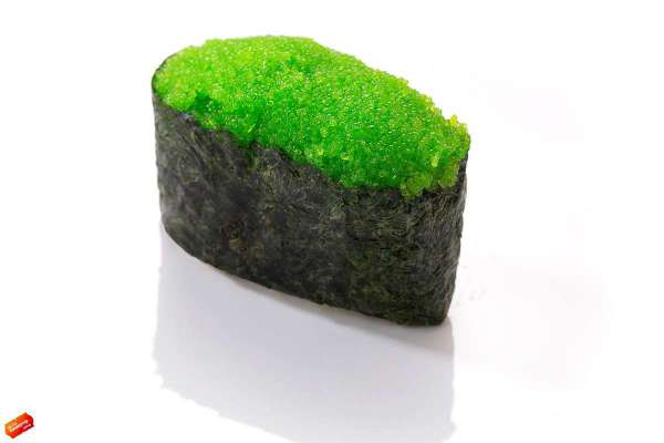 картинка Суши с икрой масаго и сливочным сыром суши-маркета "Каэру"