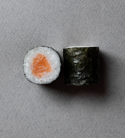 картинка Мини ролл с лососем суши-маркета "Каэру"